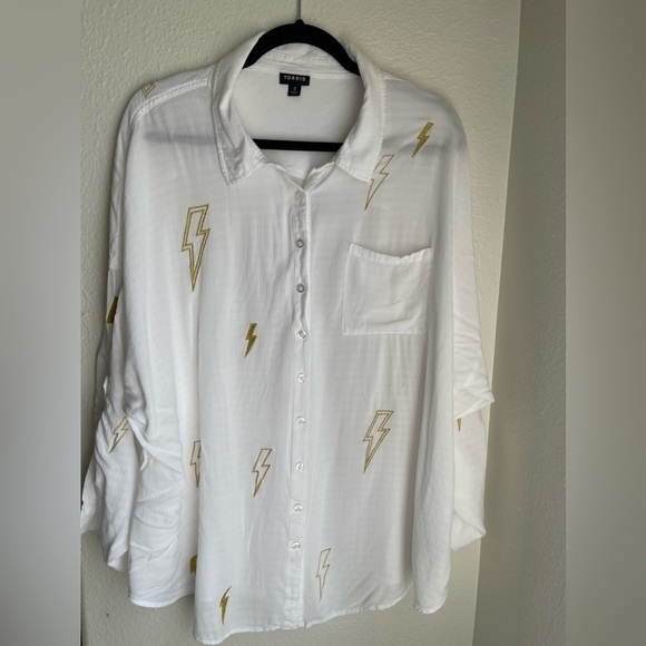 Torrid Drop Shoulder Button-Front Top - Lightning White - Picture 4 of 8